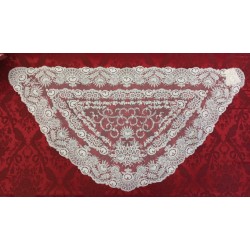 Mantilla Chantilly Blanca Pequeña